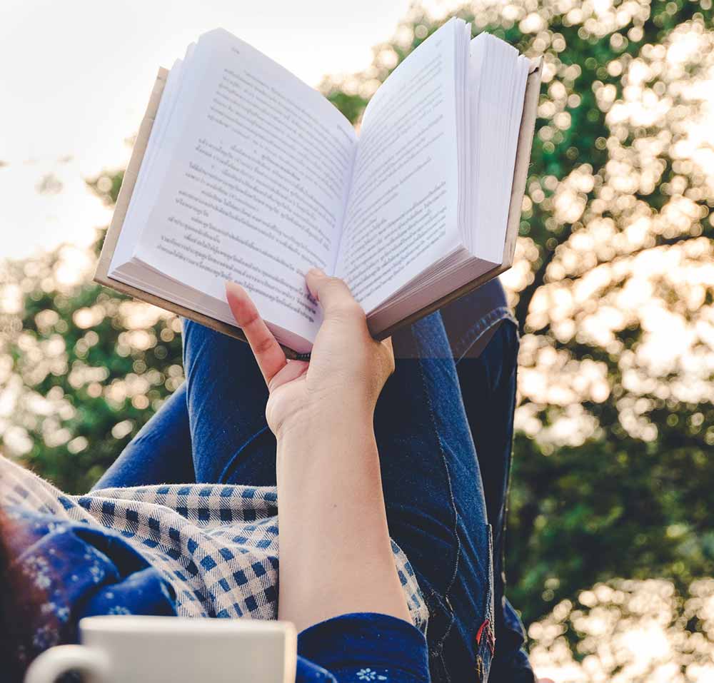 Chica leyendo